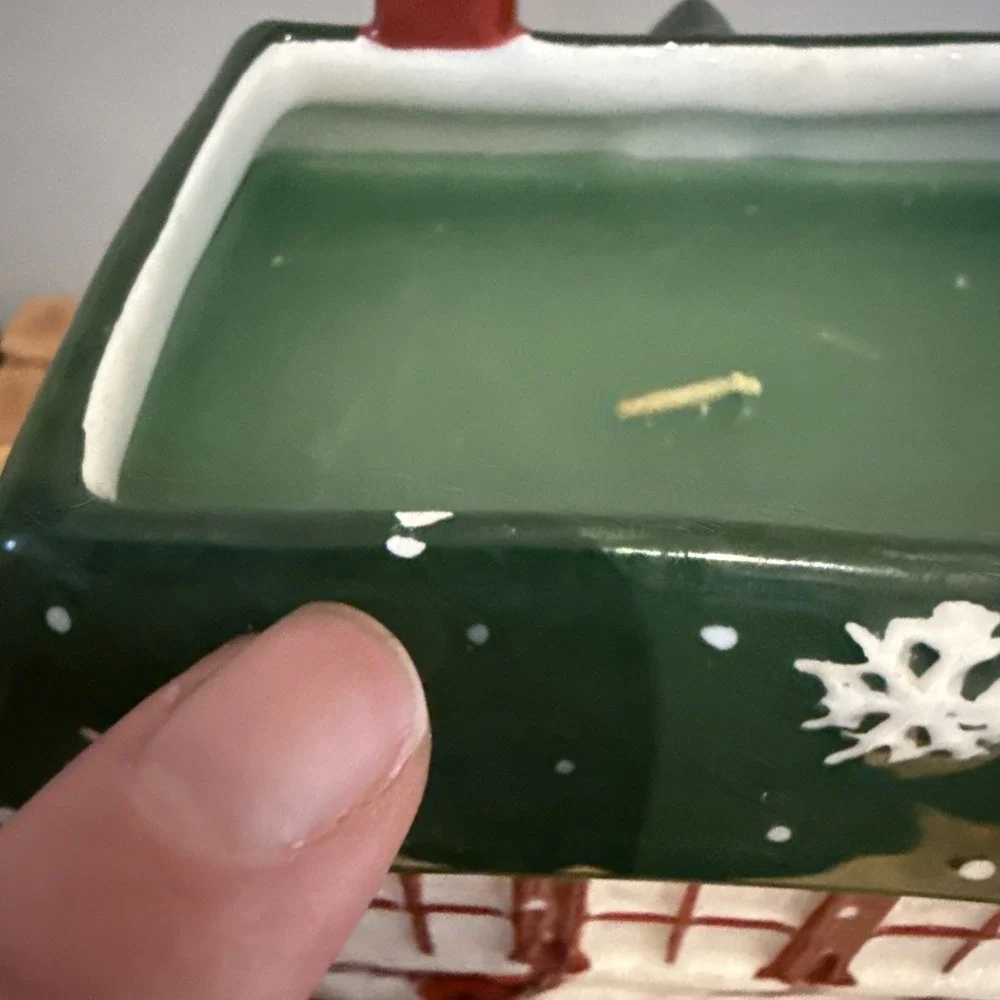 White Barn Candle Co Christmas Candle Birdhouse Cool Spruce 9.5 Oz CHIPPED - Picture 4 of 8